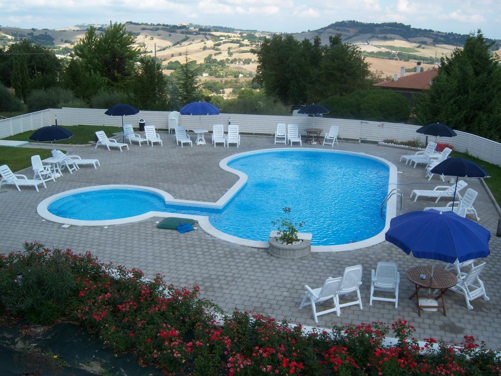Agriturismo Lo Sgorzolo Pergola Kültér fotó